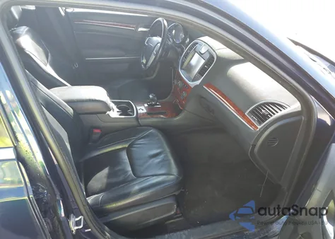 2014 Chrysler 300 z USA, uszkodzony, nr VIN 2C3CCAAG3EH382652